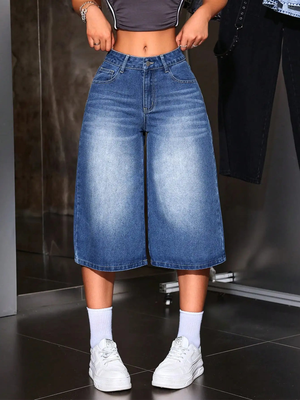 STORESDE American Retro Hot Girl Style Distressed Fleece Hem Jeans Mid-Thigh Pants, Must-Have Streetwear, High Waist Loose-Fitting Casual