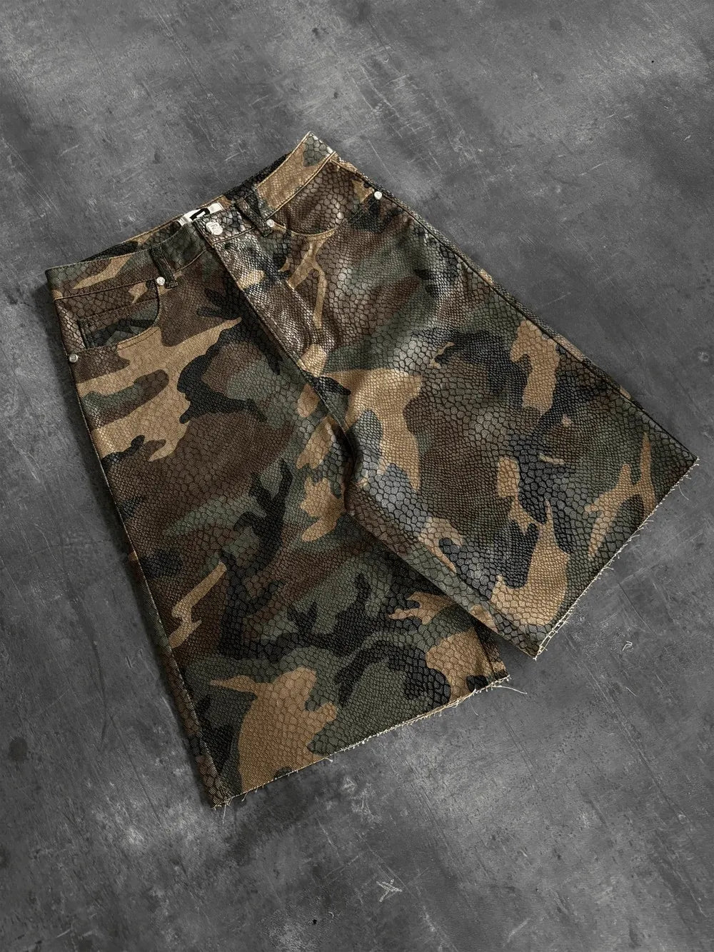 STORESDE Streetwear Python Camo Print Baggy Shorts Harajuku Retro Hip Hop Streetwear Five Quarter Denim Shorts Hip Hop Middle Pants