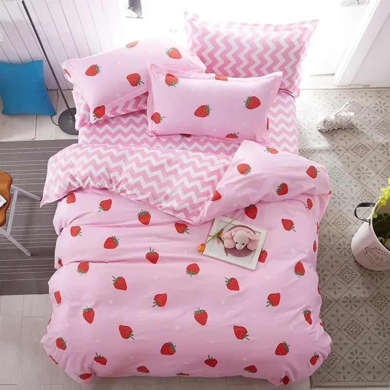 STORESDE 3pcs Soft Fruit Print Bedding Sets Kawaii Peach Strawberry Pillow Case Duvet Cover Queen and King Size Bedding Sets For Bedroom