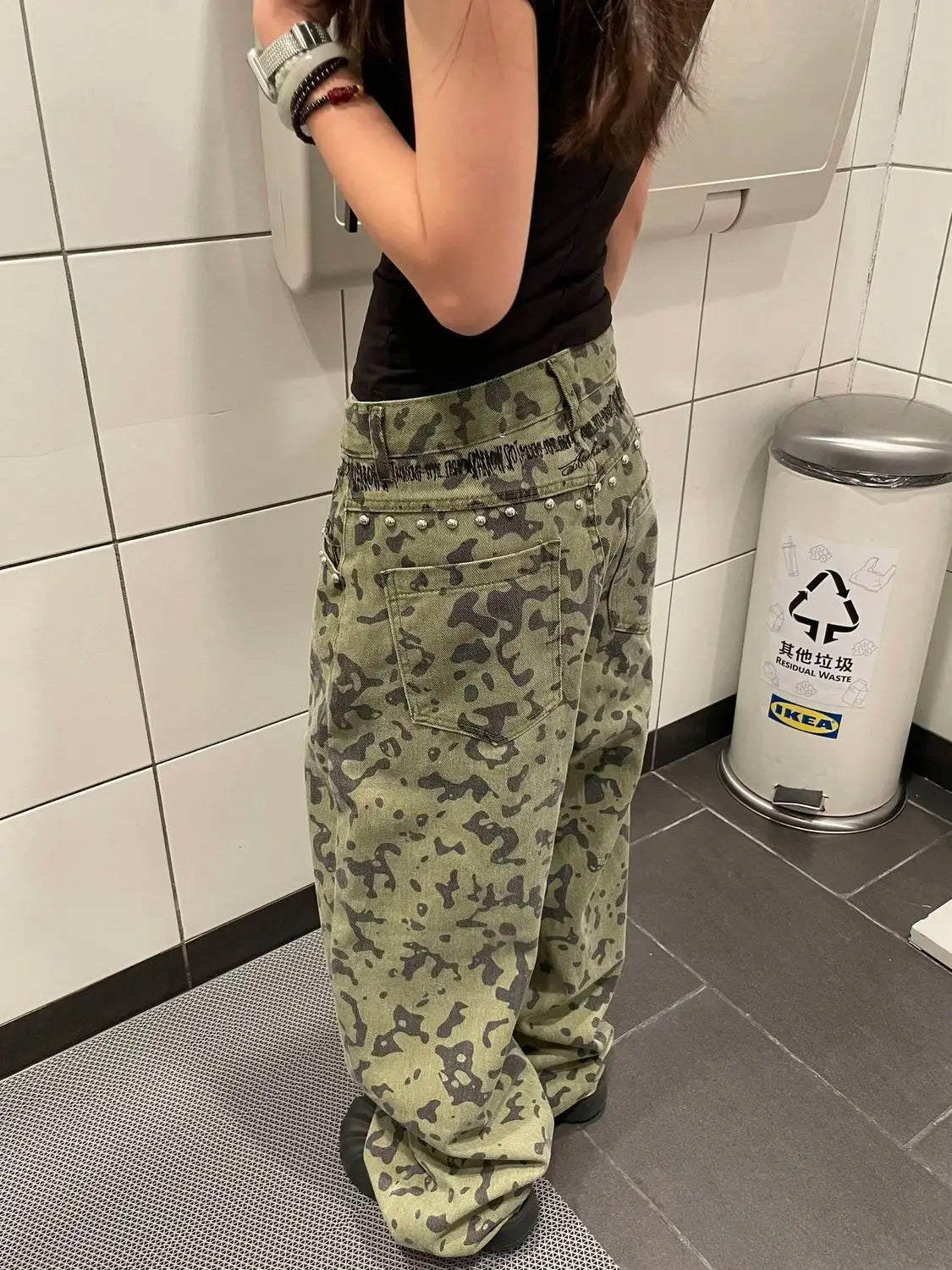 STORESDE American retro large size washed distressed camouflage rivet jeans women street loose slimming wide leg trousers