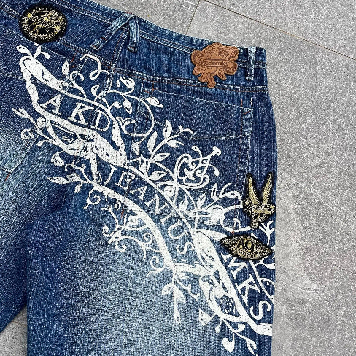 STORESDE American Fashion Printing Jeans Hip Hop Baggy Cross-legged Jeans Grey Wash Straight Mop Pants Men and Women