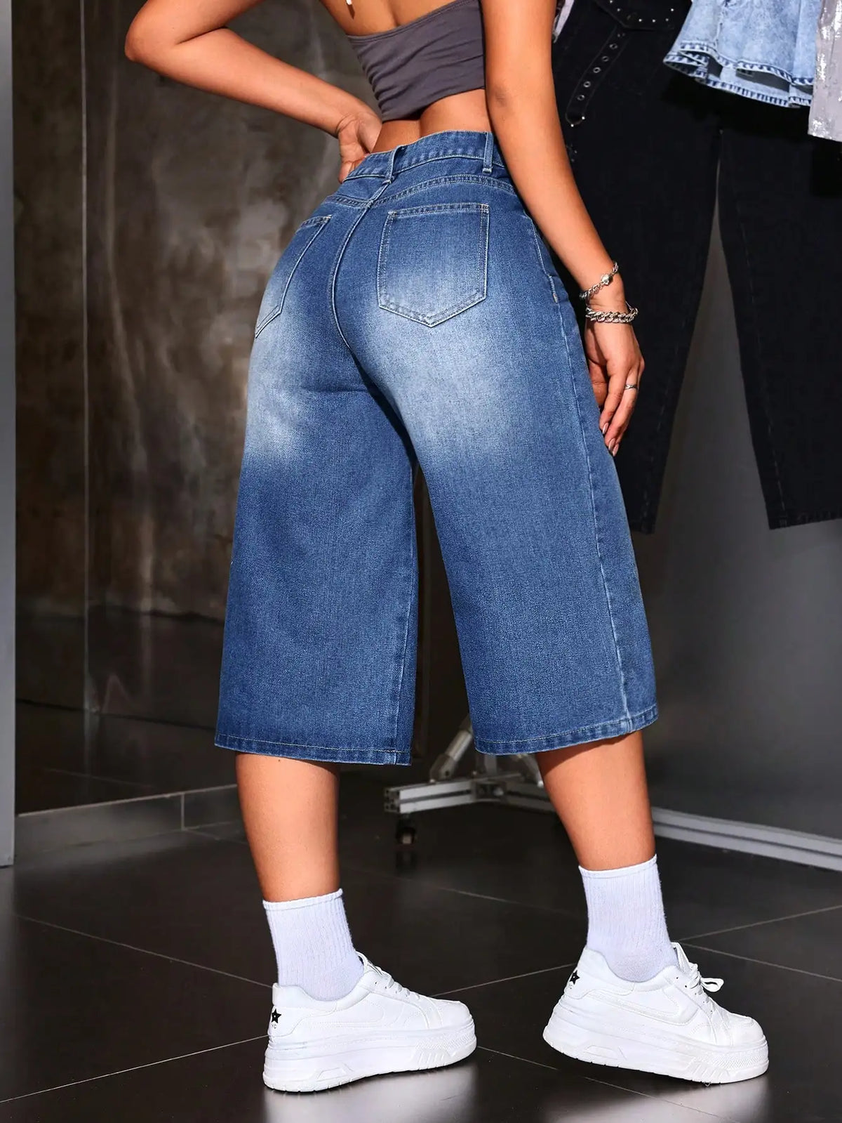 STORESDE American Retro Hot Girl Style Distressed Fleece Hem Jeans Mid-Thigh Pants, Must-Have Streetwear, High Waist Loose-Fitting Casual