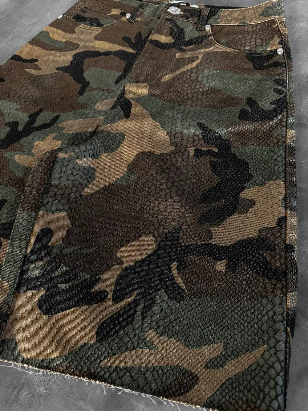 STORESDE Streetwear Python Camo Print Baggy Shorts Harajuku Retro Hip Hop Streetwear Five Quarter Denim Shorts Hip Hop Middle Pants