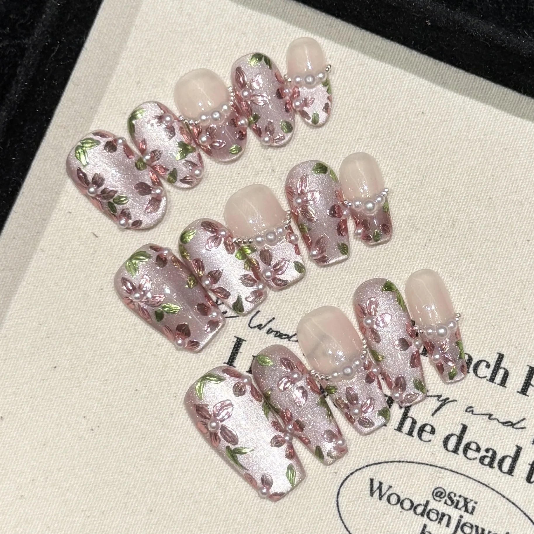 STORESDE 10pcs Handmade Press On Nails Hand-painted Flower Glossy Purple Cat's Eye False Nails Pearl Decor French Style Spring Fake Nail