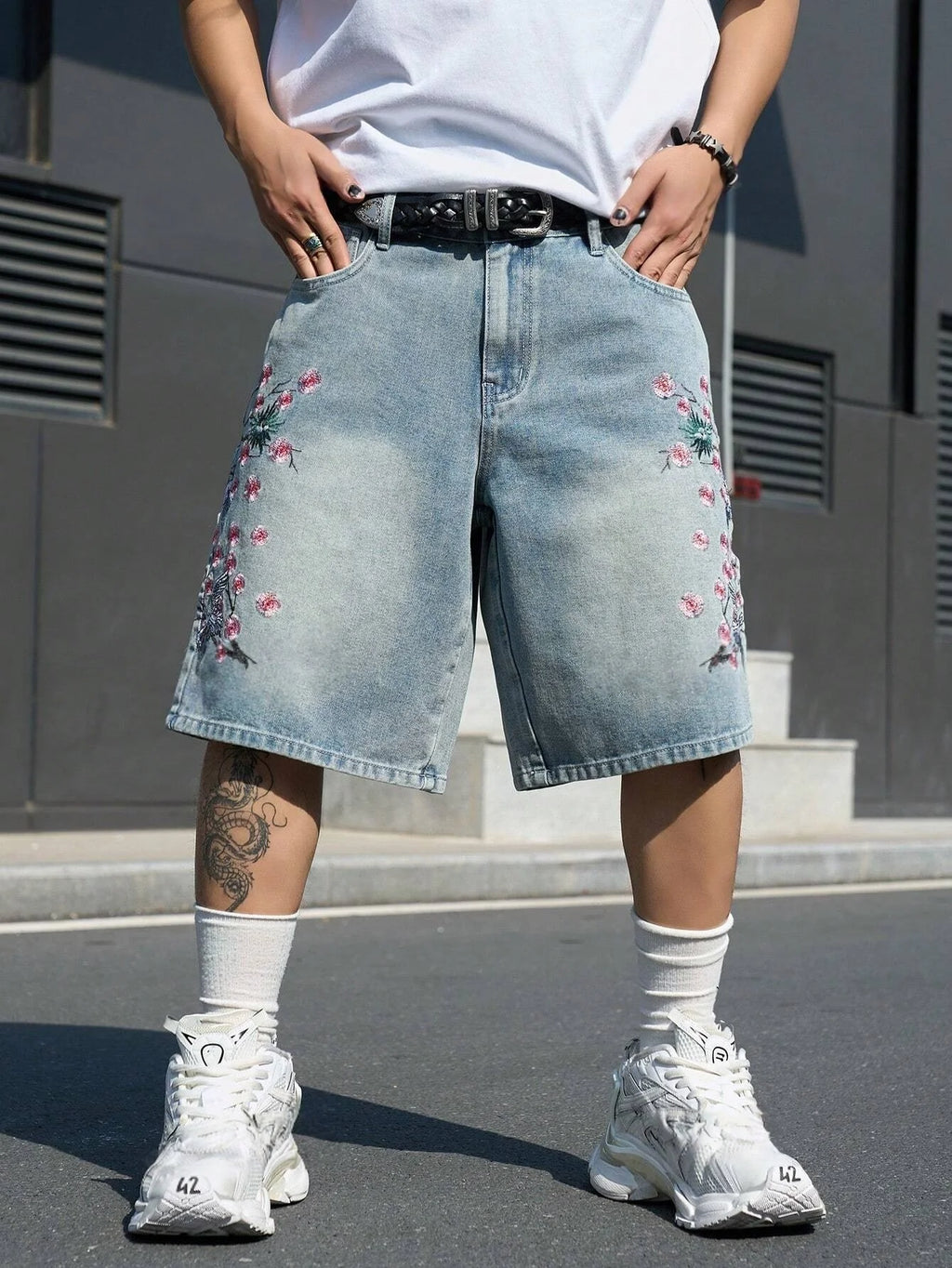 STORESDE Men's Light Blue Cherry Blossom Embroidered Denim Shorts, Loose Wide-Leg Streetwear Trendy Denim Capris