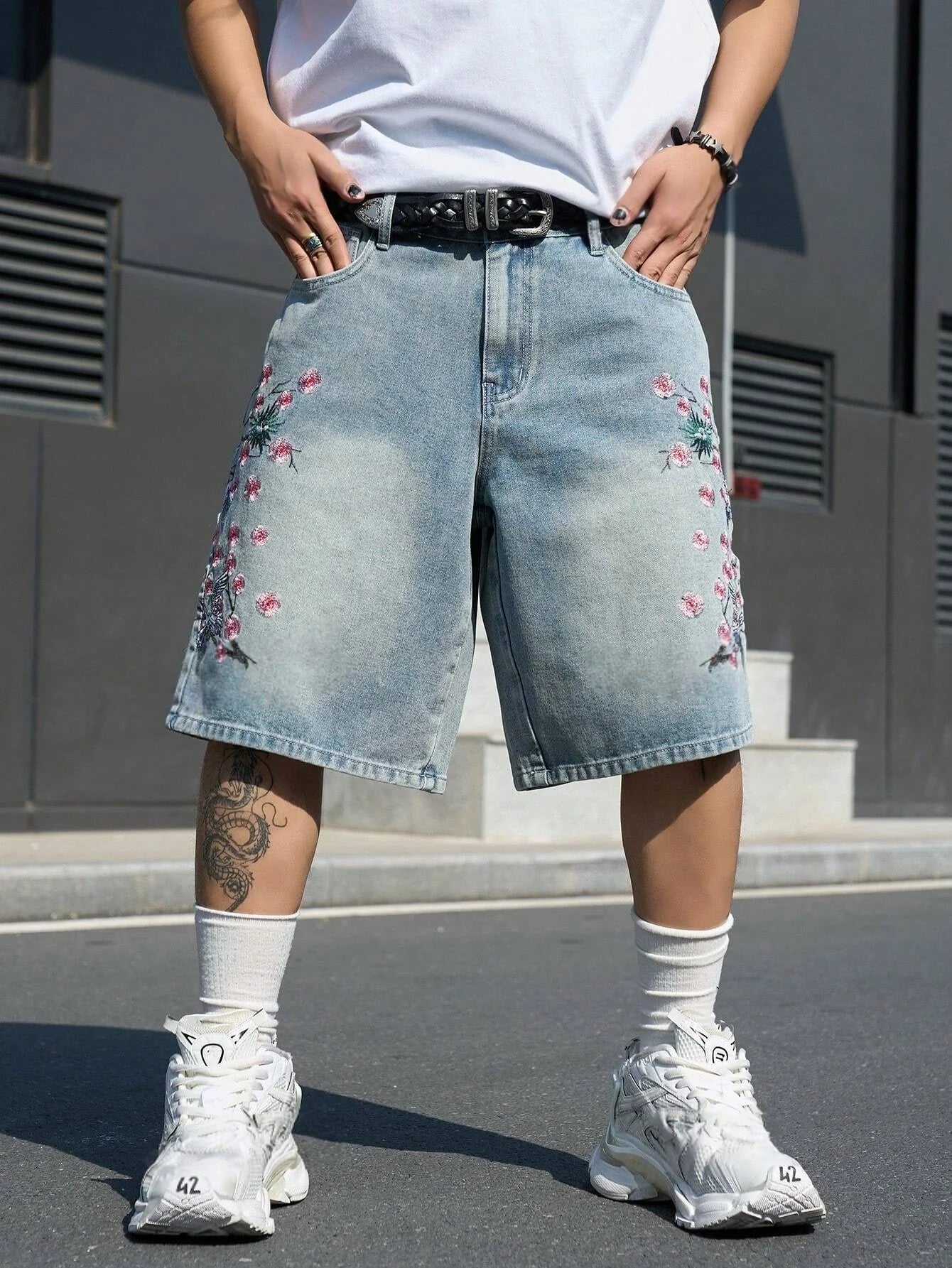 STORESDE Men's Light Blue Cherry Blossom Embroidered Denim Shorts, Loose Wide-Leg Streetwear Trendy Denim Capris