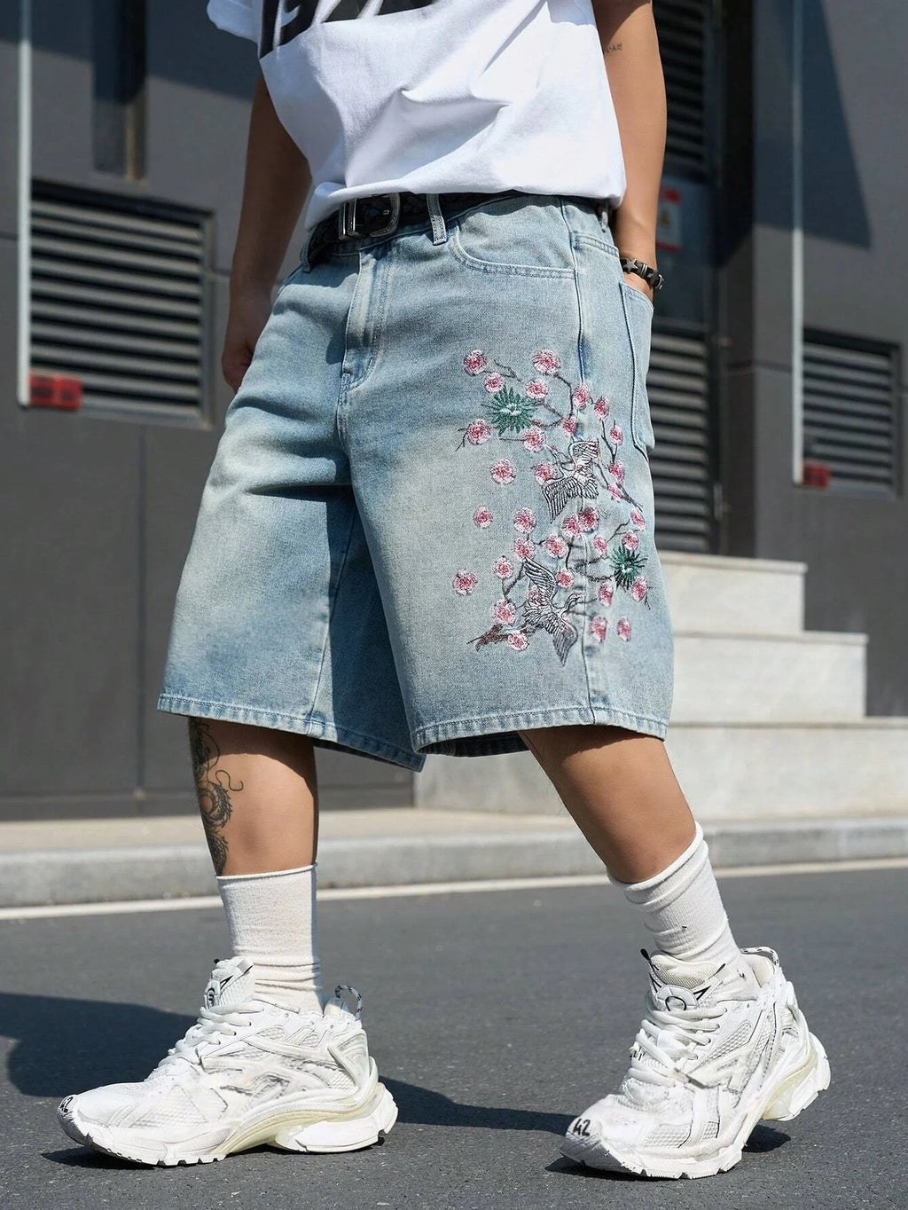 STORESDE Men's Light Blue Cherry Blossom Embroidered Denim Shorts, Loose Wide-Leg Streetwear Trendy Denim Capris