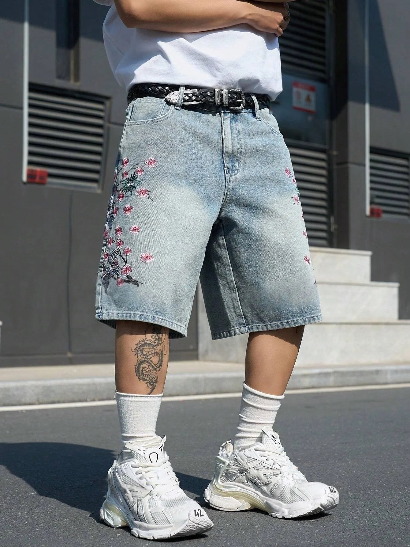 STORESDE Men's Light Blue Cherry Blossom Embroidered Denim Shorts, Loose Wide-Leg Streetwear Trendy Denim Capris