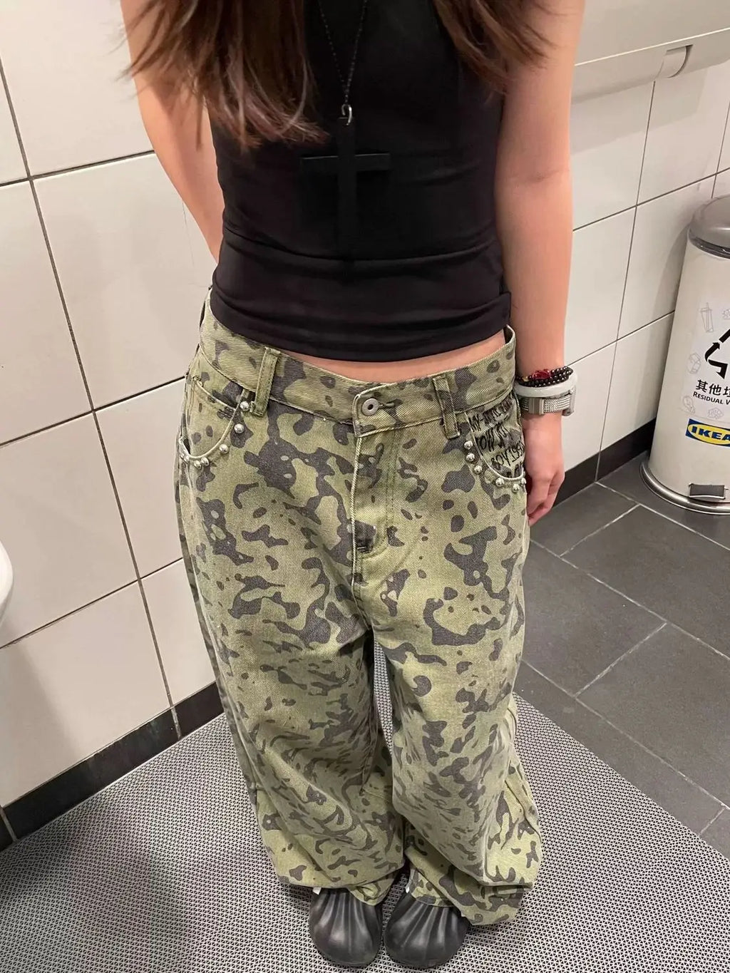 STORESDE American retro large size washed distressed camouflage rivet jeans women street loose slimming wide leg trousers