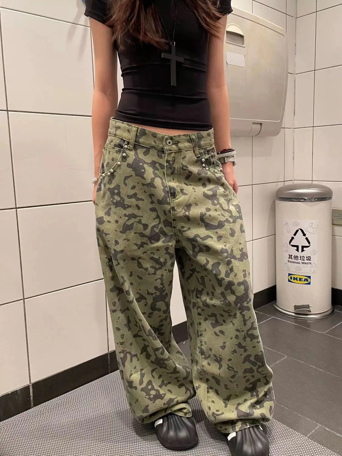 STORESDE American retro large size washed distressed camouflage rivet jeans women street loose slimming wide leg trousers