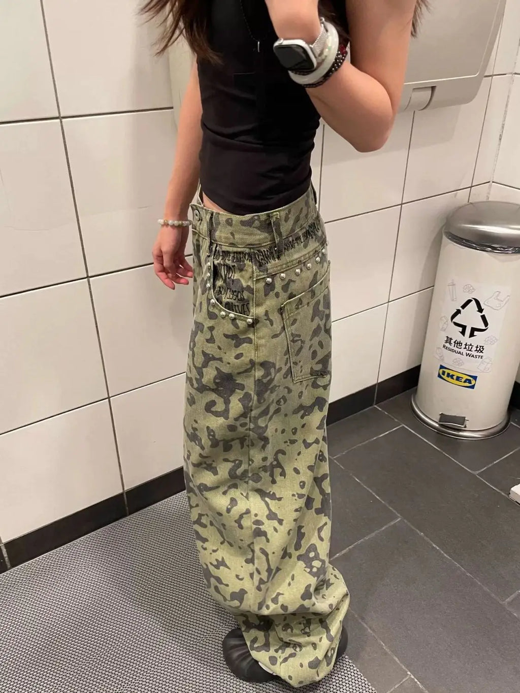STORESDE American retro large size washed distressed camouflage rivet jeans women street loose slimming wide leg trousers