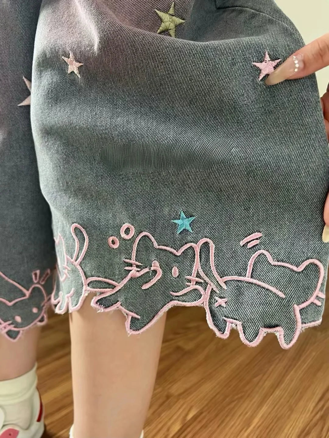 STORESDE Women High Waist Cute Cartoon Cat Embroidery Jeans Girls Vintage Y2k Clothes Calf Length Denim Pants Harajuku Blue Streetwear