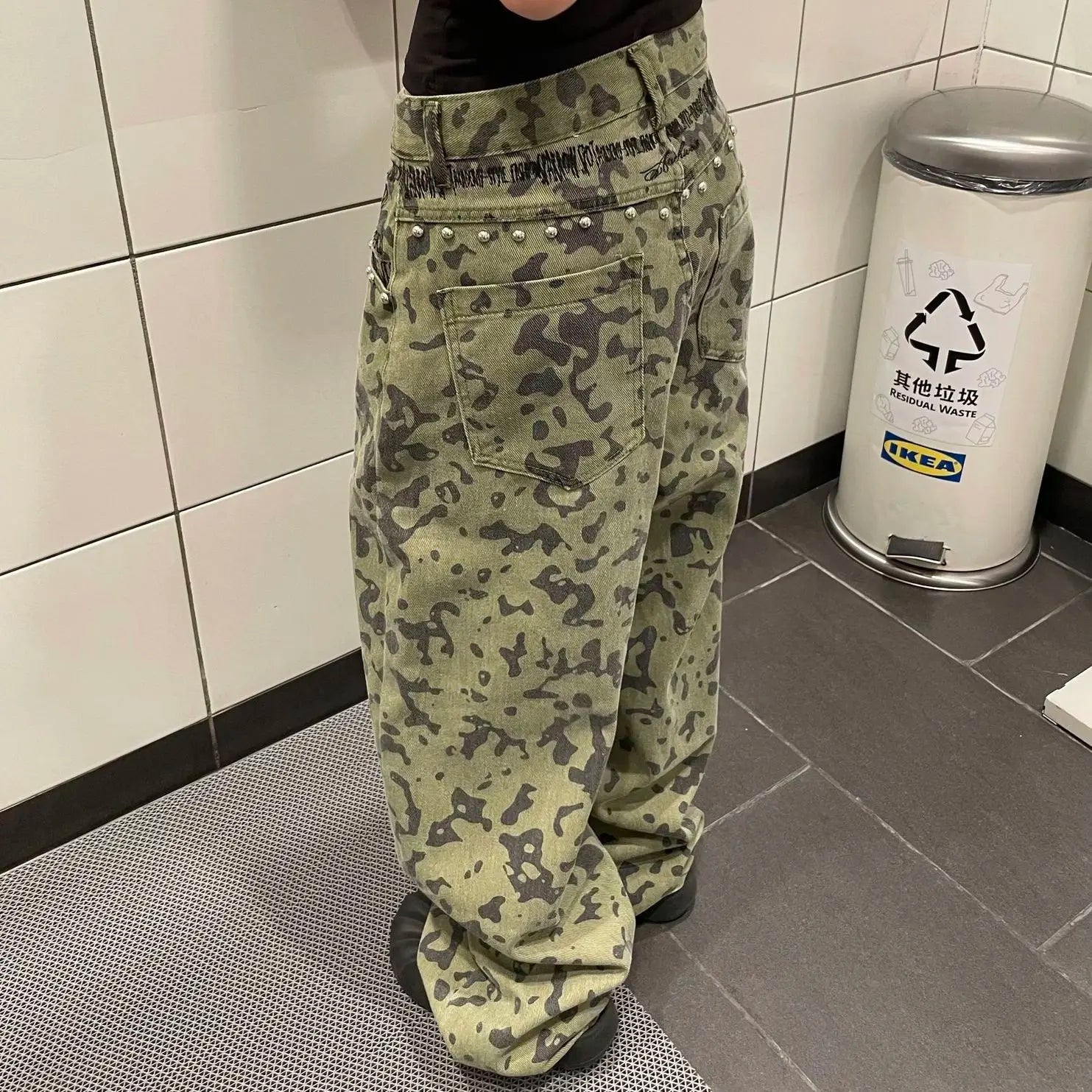 STORESDE American retro large size washed distressed camouflage rivet jeans women street loose slimming wide leg trousers